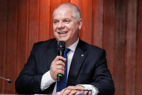 Presidente do INSS é afastado após operação sobre fraude de R$ 6,3 bilhões