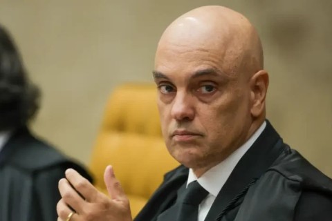 Moraes solicita sessão extra para julgamento de Bolsonaro no STF