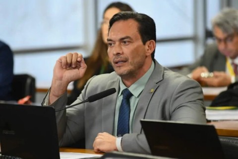 Styvenson critica PEC da Blindagem: ‘Protege corrupto, gente sem vergonha’