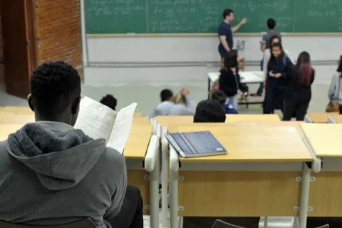 MEC oferta 7,8 mil vagas de pós-graduação gratuita para professores