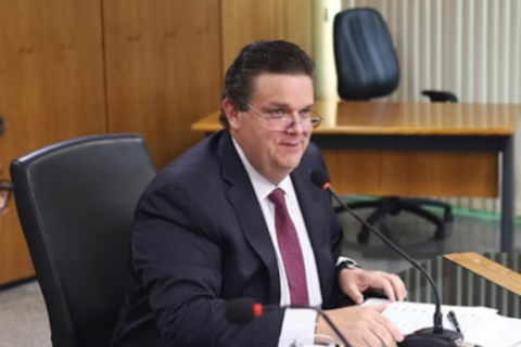 Novo ministro da Previdência participou de reunião em que Lupi foi informado sobre fraude do INSS