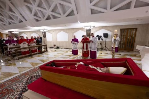 Conclave, catafalco, rogito, camerlengo: os significados dos termos nos ritos após a morte do Papa