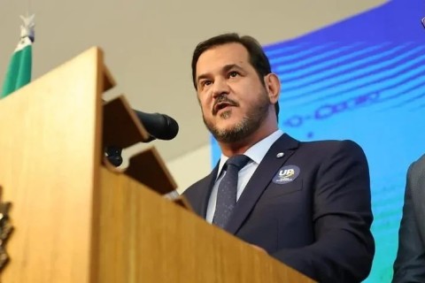 União Brasil dá 24 horas para filiados deixarem cargos no Governo Lula após reportagem ligar Rueda ao PCC