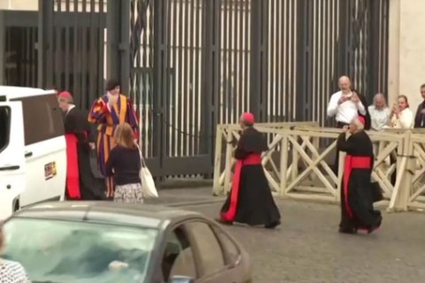 Cardeais realizam últimas reuniões no Vaticano antes do conclave