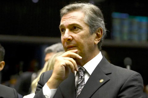 Collor estava a caminho de Brasília quando foi preso pela PF, diz a defesa