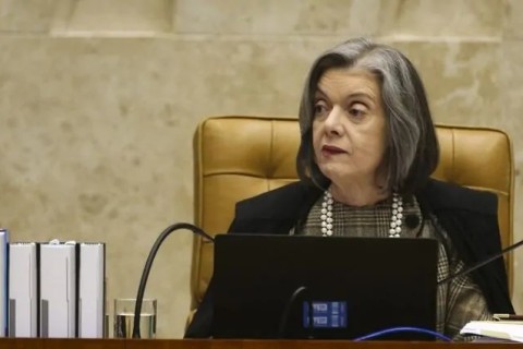 STF retoma julgamento de Bolsonaro às 14h com voto decisivo de Cármen Lúcia